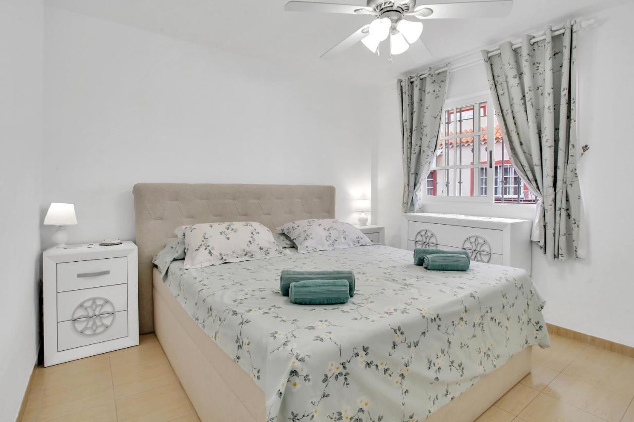 Top Floor, Sea View, Huge Terrace, Heated Pool, Garage Los Cristianos  Dış mekan fotoğraf
