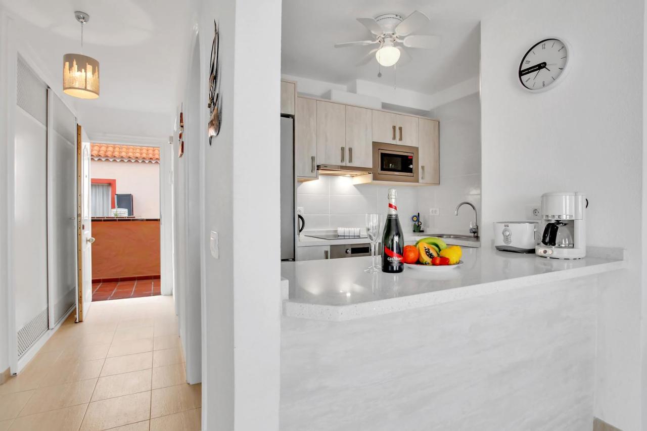 Top Floor, Sea View, Huge Terrace, Heated Pool, Garage Los Cristianos  Dış mekan fotoğraf